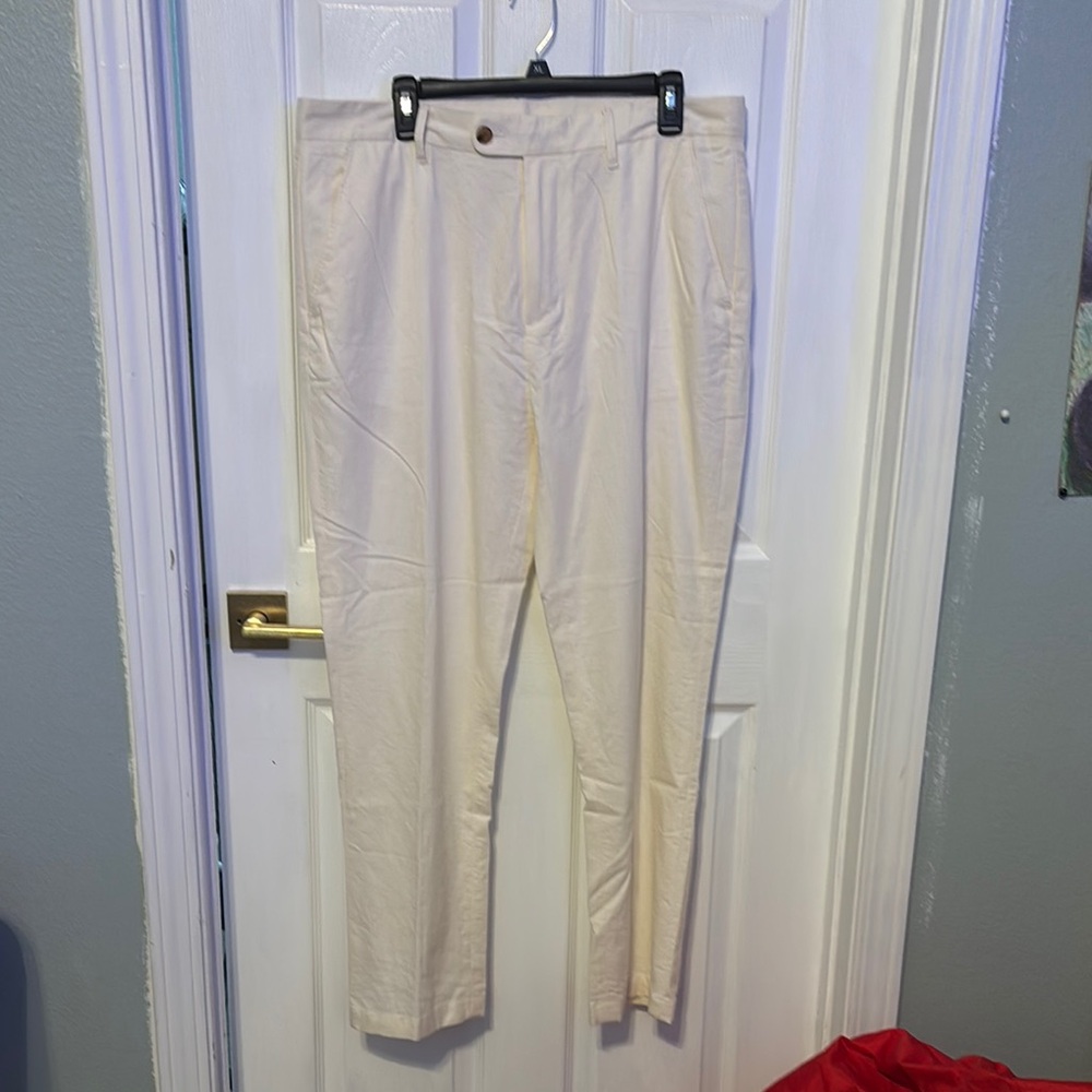 Ivory Linen Pants with Relaxed Straight-Leg Cut